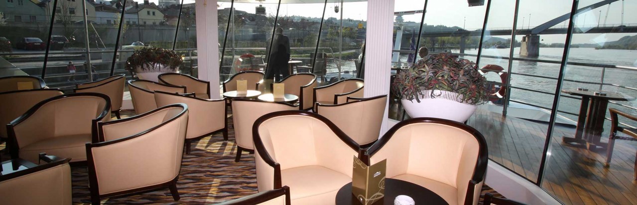 AmaWaterways Amadante Panoramic Lounge