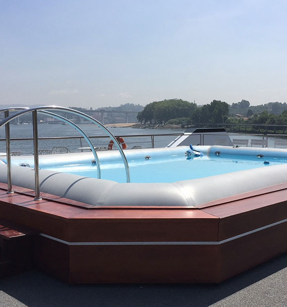 CroisiEurope Fernao De Magalhaes Pool