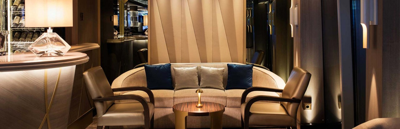 Crystal Bach - Palm Court Bar