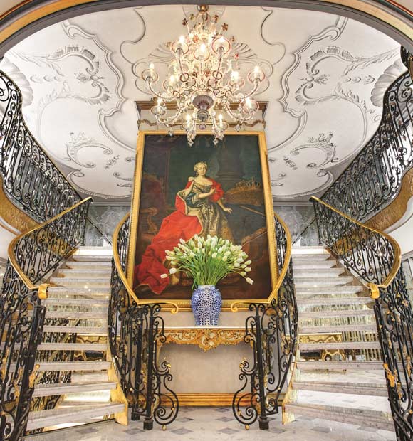 Uniworld Maria Theresa Atrium